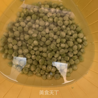 腊肠干鱿糯米饭（电饭煲版）的做法步骤：2