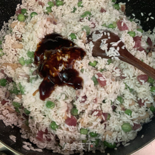 腊肠干鱿糯米饭（电饭煲版）的做法步骤：10