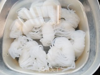 鸭血烧豆腐的做法步骤：1