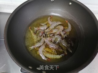 爆炒对虾的做法步骤：3