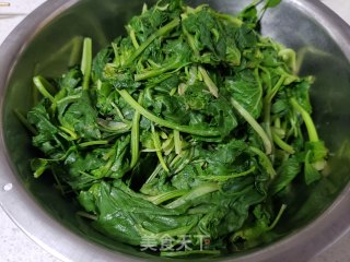 油菜鸡蛋馅饺子的做法步骤：3