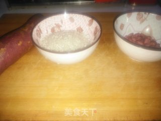 红薯花生大米粥的做法步骤：1