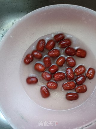 大枣苹果糖水的做法步骤：1