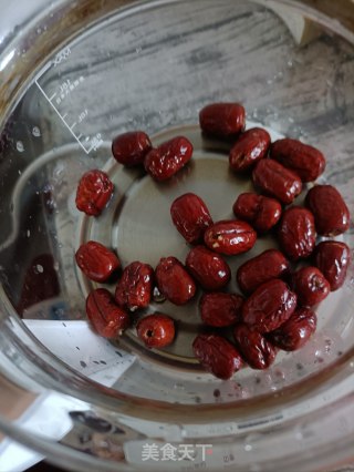 大枣苹果糖水的做法步骤：2