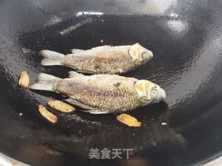 萝卜丝鲫鱼汤的做法步骤：5