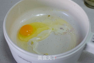 50岁阿姨一个人的午饭五色炒饭加丸子汤的做法步骤：3