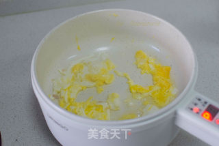 50岁阿姨一个人的午饭五色炒饭加丸子汤的做法步骤：4