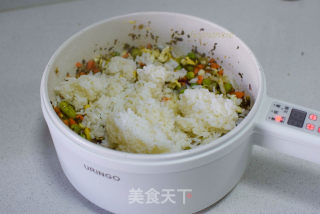 50岁阿姨一个人的午饭五色炒饭加丸子汤的做法步骤：6