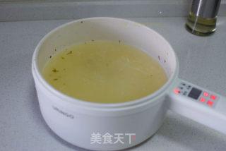 50岁阿姨一个人的午饭五色炒饭加丸子汤的做法步骤：8