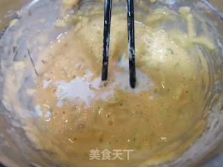 西葫芦鸡蛋饼的做法步骤：4