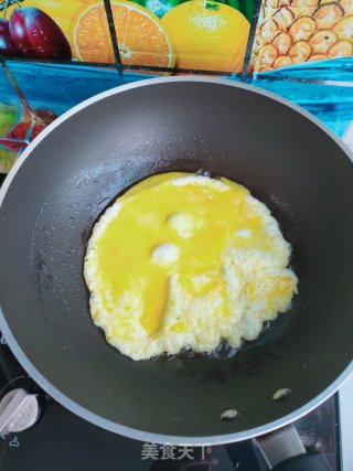 绿豆芽木耳炒鸡蛋的做法步骤：3