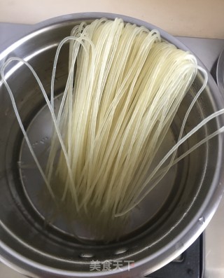 水煮螺蛳粉的做法步骤：4