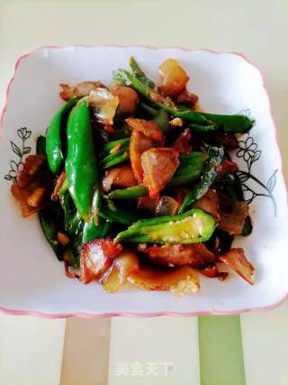 腊肉炒青椒的做法步骤：5