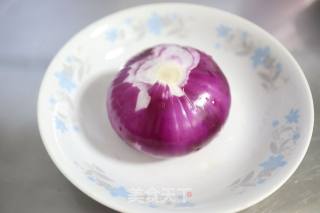 洋葱炒牛肉的做法步骤：2