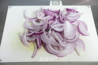 洋葱炒牛肉的做法步骤：3