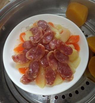 胡萝卜土豆香肠合蒸的做法步骤：5