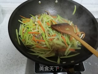 芹菜炒牛肉的做法步骤：5