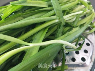 花边韭菜盒子的做法步骤：1