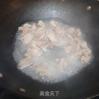 杏鲍菇烧猪脆骨的做法步骤：4