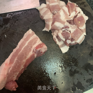 甜椒炒五花肉的做法步骤：2