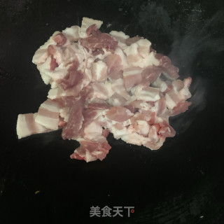 甜椒炒五花肉的做法步骤：3