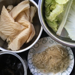 香辣蛋白肉炖白菜的做法步骤：1