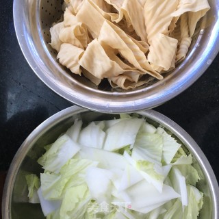 香辣蛋白肉炖白菜的做法步骤：3