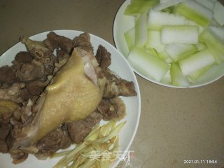 鸭肉炒节瓜的做法步骤：1
