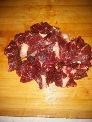 蒜苔炒牛肉的做法步骤：2