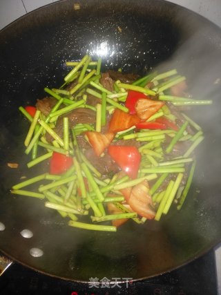 蒜苔炒牛肉的做法步骤：15