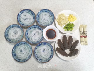 火麻蒜蓉粉丝蒸海叁的做法步骤：1
