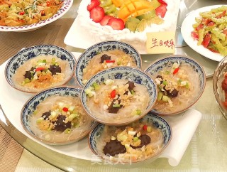 火麻蒜蓉粉丝蒸海叁的做法步骤：4
