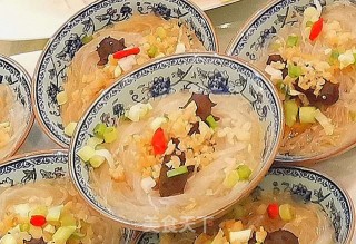 火麻蒜蓉粉丝蒸海叁的做法步骤：5