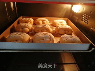 南瓜面包卷的做法步骤：13