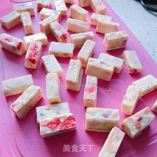 草莓牛轧糖的做法步骤：12