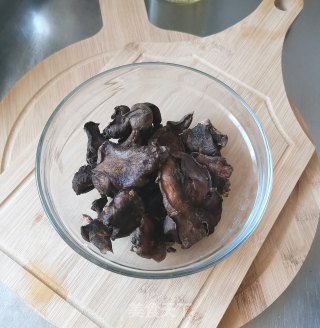 蒜苗炒洋姜的做法步骤：2