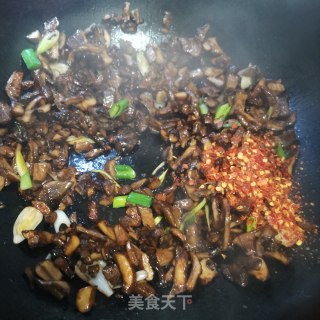 蒜苗炒洋姜的做法步骤：8