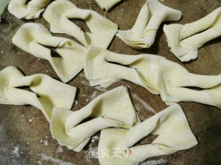 馄饨排叉的做法步骤：4