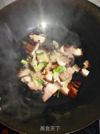 双椒炒腊肉的做法步骤：5