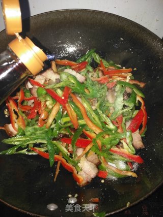 双椒炒腊肉的做法步骤：8