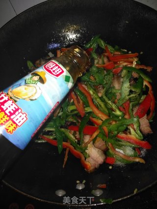 双椒炒腊肉的做法步骤：9
