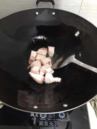 油豆腐烧肉的做法步骤：1