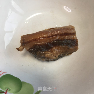 腊肉炒西兰花的做法步骤：1