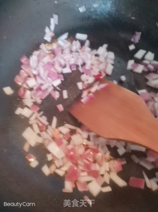 洋葱 红萝卜蛋炒饭的做法步骤：4