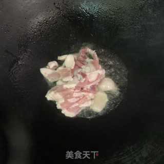 干鱿五花肉炒花菜的做法步骤：6