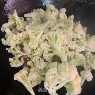 干鱿五花肉炒花菜的做法步骤：9
