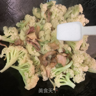 干鱿五花肉炒花菜的做法步骤：10