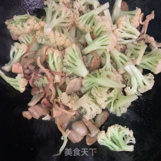 干鱿五花肉炒花菜的做法步骤：12
