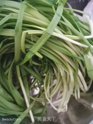 韭菜干萝卜皮饺子的做法步骤：1