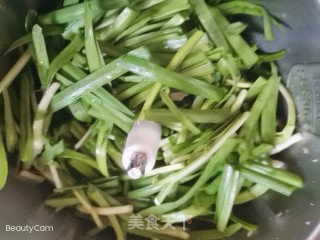 韭菜干萝卜皮饺子的做法步骤：7